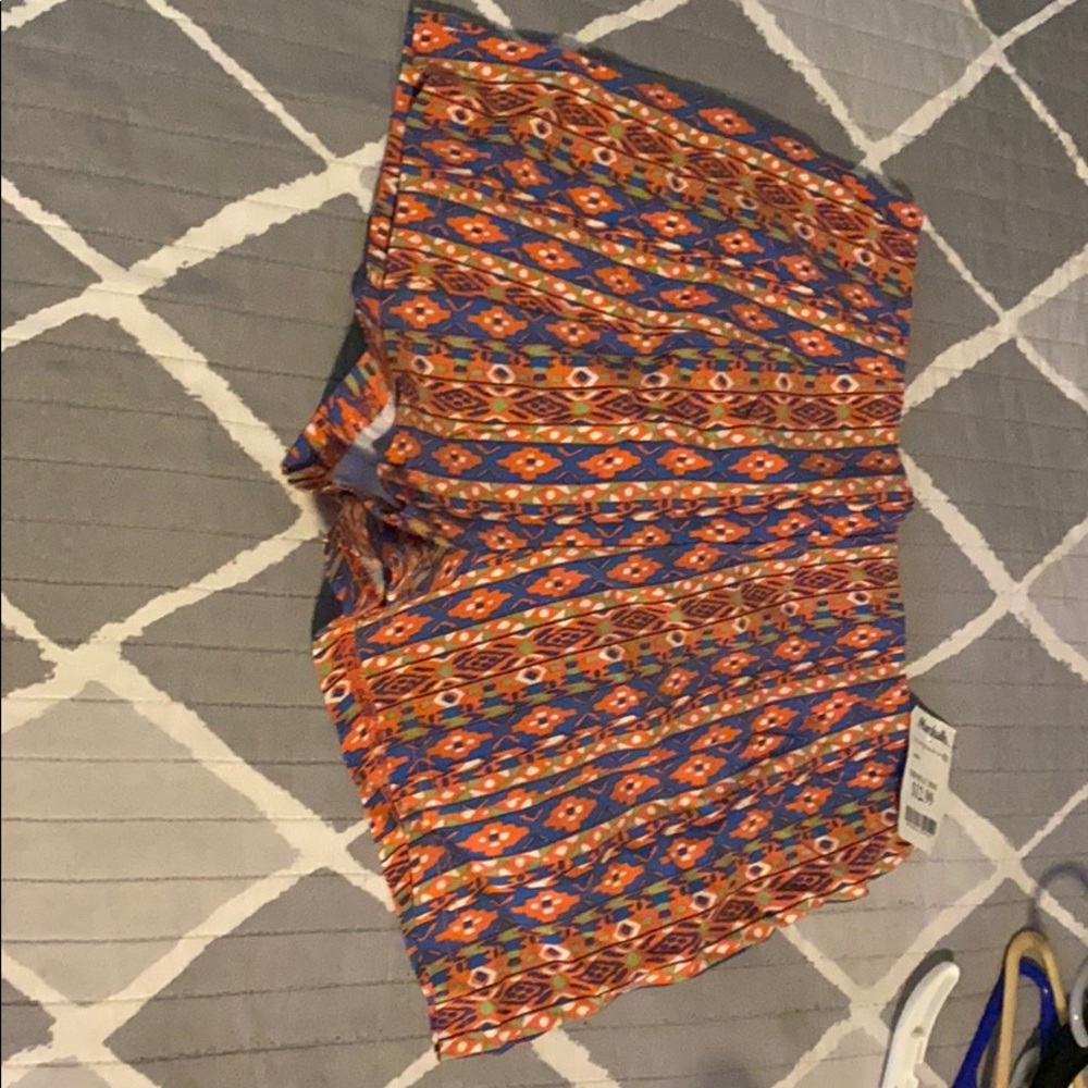 Casual knit shorts